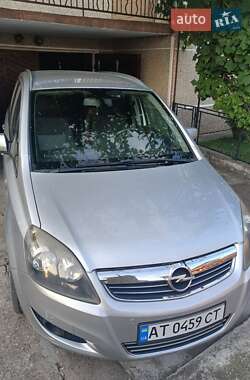 Минивэн Opel Zafira 2010 в Ивано-Франковске