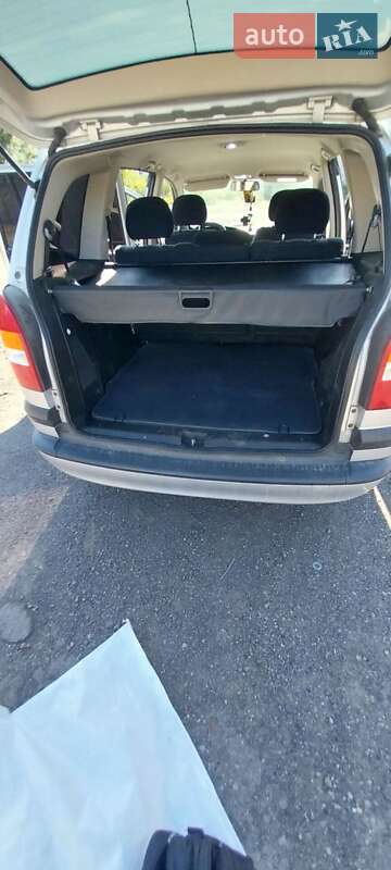 Минивэн Opel Zafira 2001 в Межгорье
