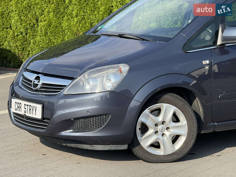 Мінівен Opel Zafira 2010 в Стрию
