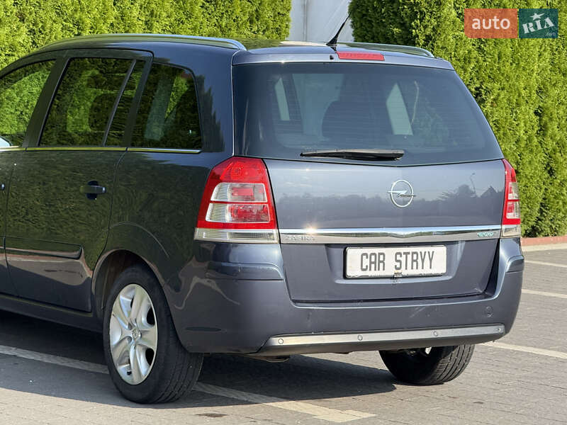 Мінівен Opel Zafira 2010 в Стрию