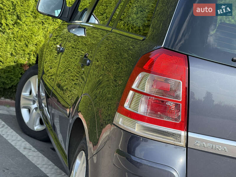 Мінівен Opel Zafira 2010 в Стрию