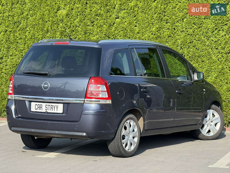 Мінівен Opel Zafira 2010 в Стрию