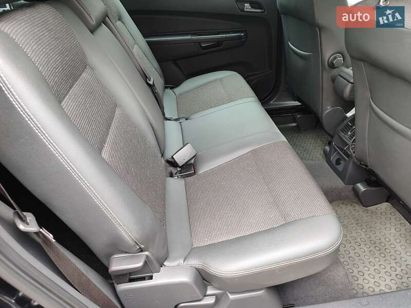 Минивэн Opel Zafira 2011 в Каменском