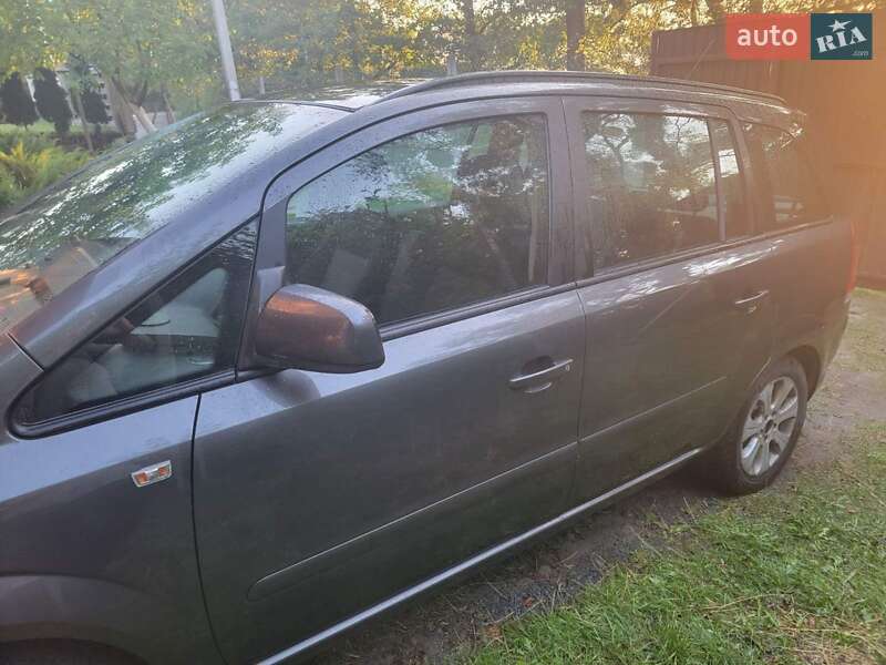 Минивэн Opel Zafira 2009 в Львове