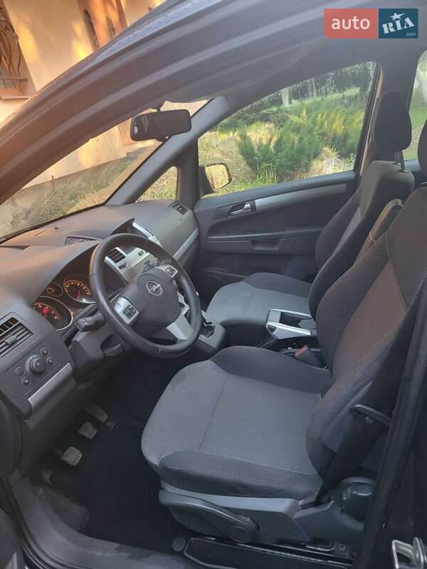 Минивэн Opel Zafira 2009 в Львове