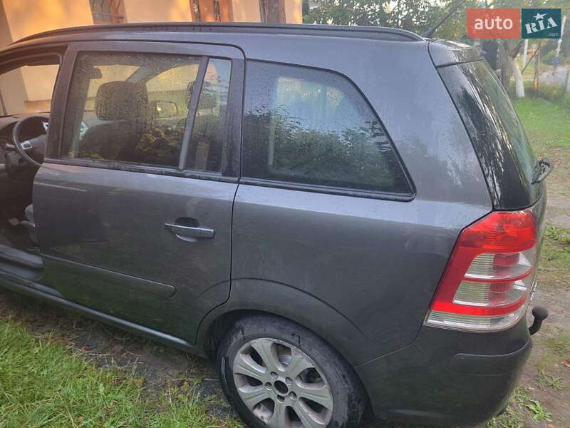 Минивэн Opel Zafira 2009 в Львове
