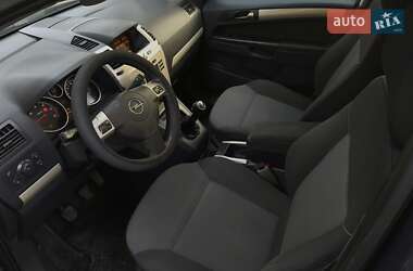 Минивэн Opel Zafira 2008 в 
