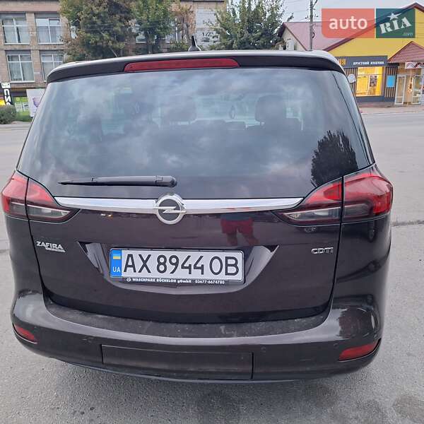 Минивэн Opel Zafira 2011 в Мерефа
