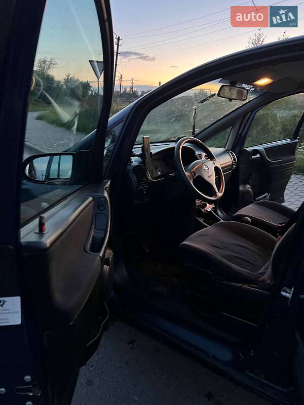 Минивэн Opel Zafira 2002 в Новом Калинове фото 4 Минивэн Opel Zafira 2002 в Новом Калинове