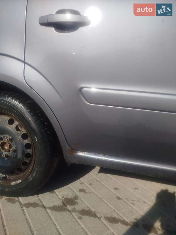 Минивэн Opel Zafira 2006 в Тячеве фото 7 Минивэн Opel Zafira 2006 в Тячеве