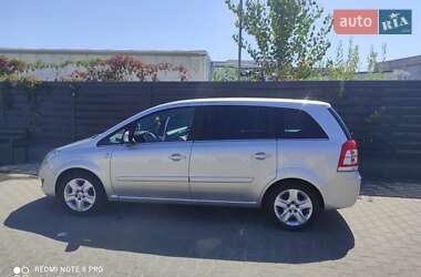 Минивэн Opel Zafira 2010 в Киеве