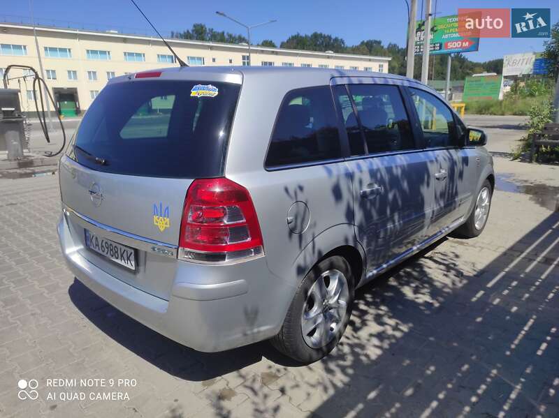 Мінівен Opel Zafira 2010 в Києві