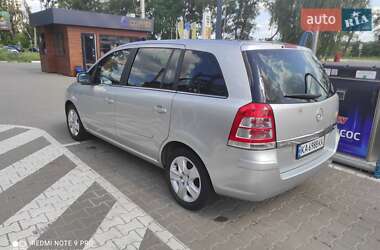 Минивэн Opel Zafira 2010 в Киеве