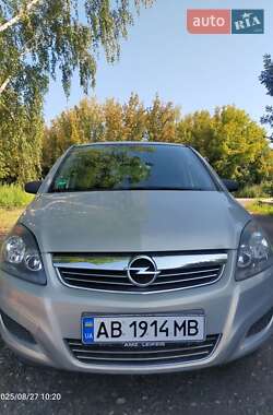 Минивэн Opel Zafira 2009 в 