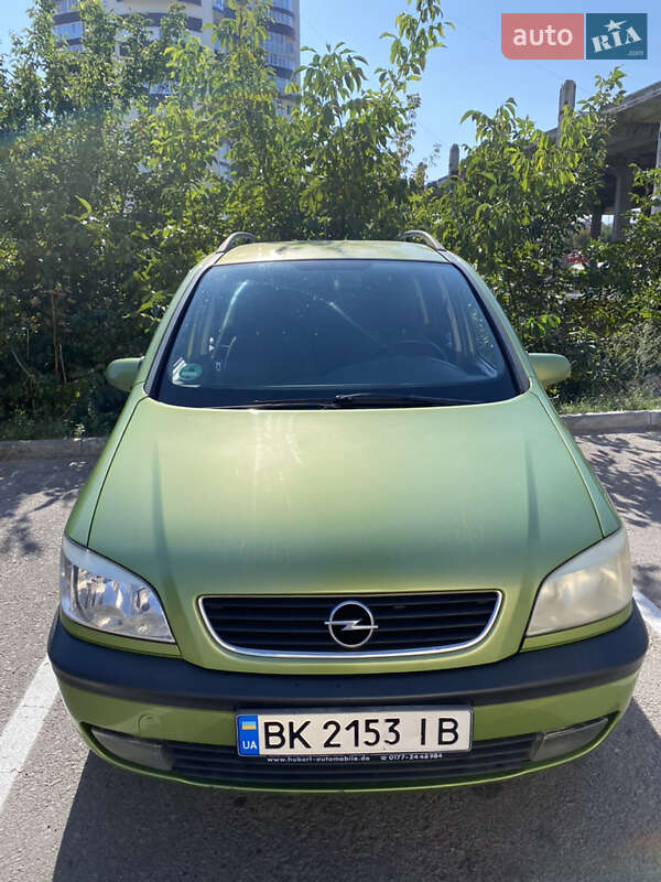 Минивэн Opel Zafira 2000 в Ровно