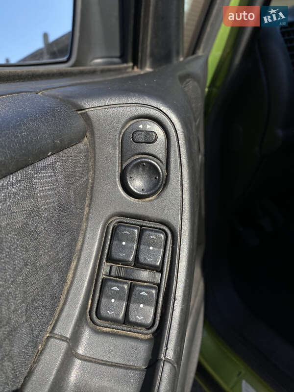 Минивэн Opel Zafira 2000 в Ровно