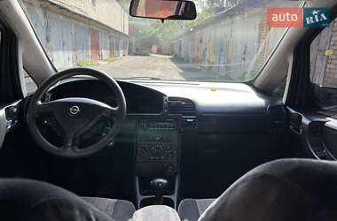 Минивэн Opel Zafira 2002 в 