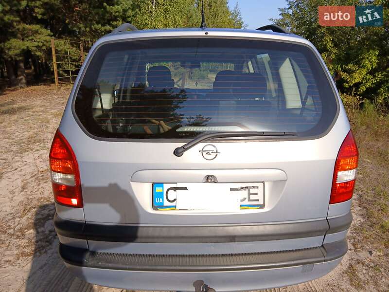 Мінівен Opel Zafira 2002 в Сновську