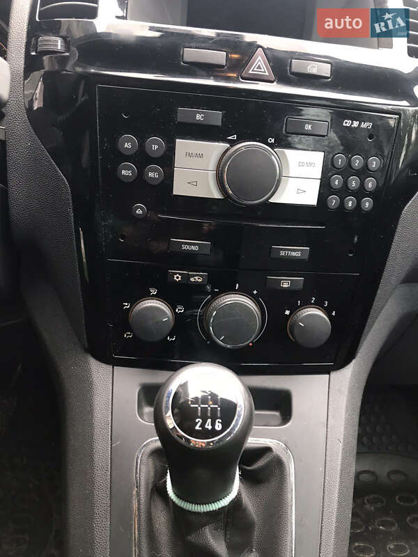 Мінівен Opel Zafira 2010 в Снятині