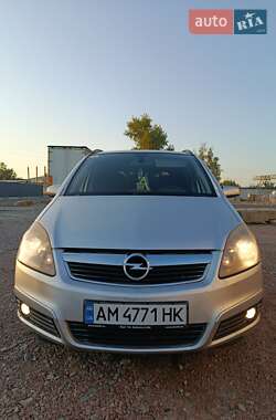 Минивэн Opel Zafira 2005 в Житомире
