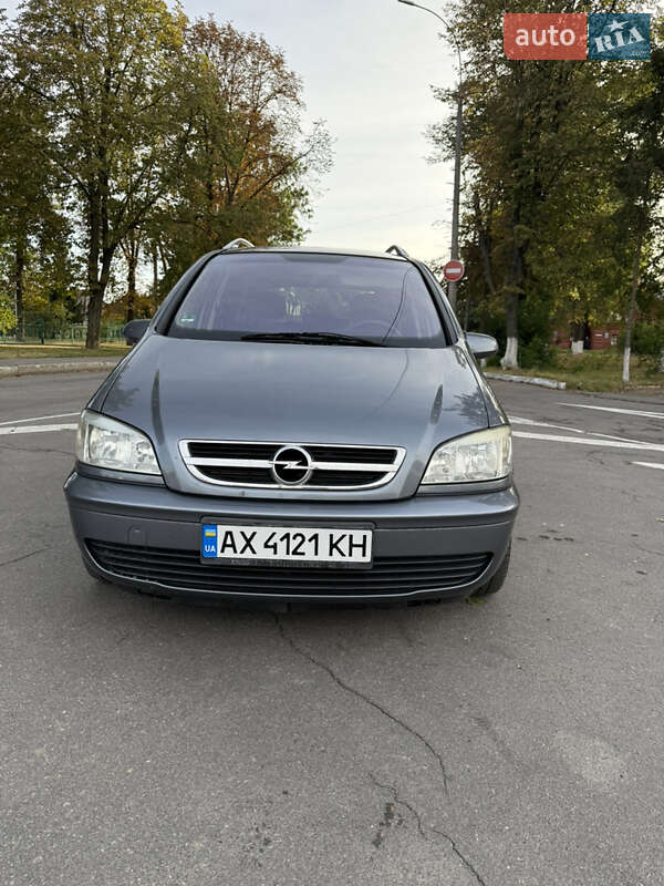 Минивэн Opel Zafira 2004 в Виннице