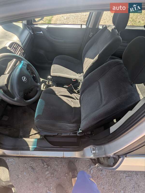 Мінівен Opel Zafira 2002 в Кривому Розі