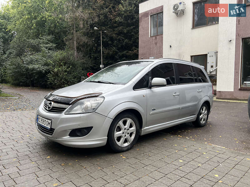 Opel Zafira 2011