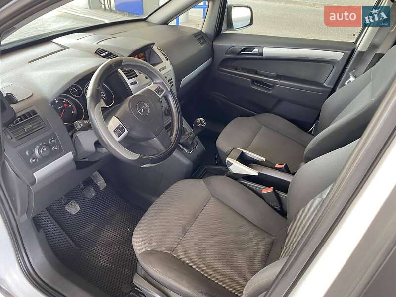 Минивэн Opel Zafira 2009 в Николаеве