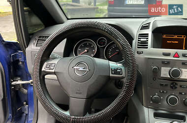 Минивэн Opel Zafira 2006 в 
