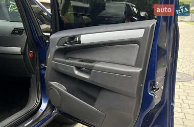 Минивэн Opel Zafira 2006 в 