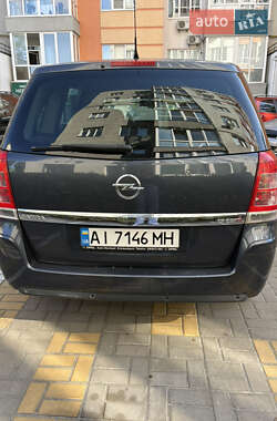 Минивэн Opel Zafira 2010 в 