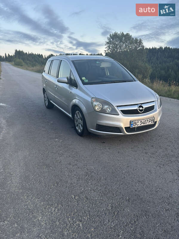 Минивэн Opel Zafira 2007 в Турке