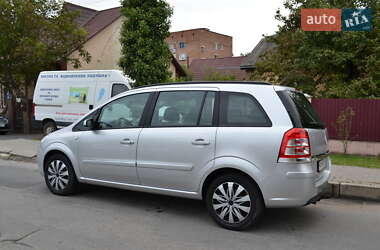 Минивэн Opel Zafira 2009 в 