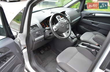 Минивэн Opel Zafira 2009 в 