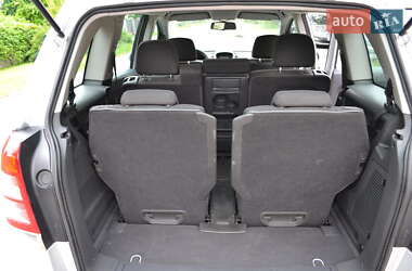 Минивэн Opel Zafira 2009 в 