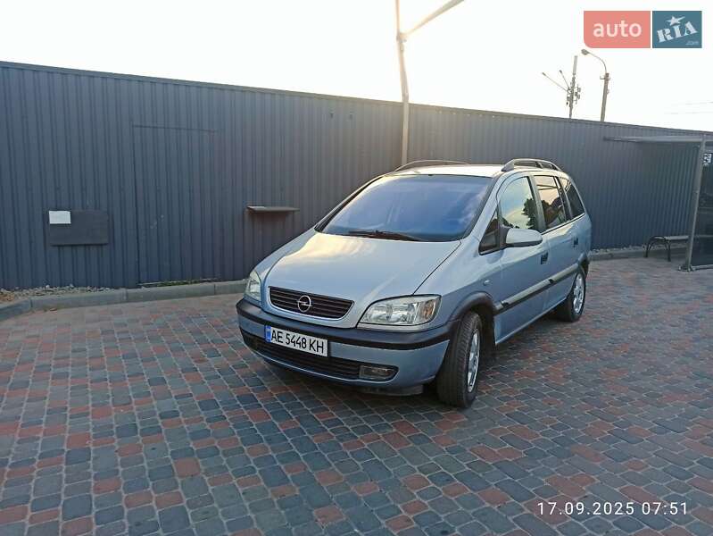 Минивэн Opel Zafira 2000 в Днепре
