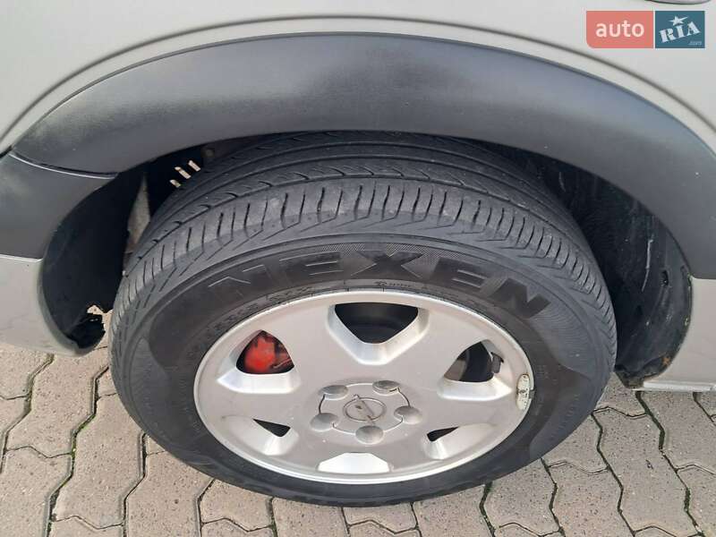 Минивэн Opel Zafira 2001 в Черновцах