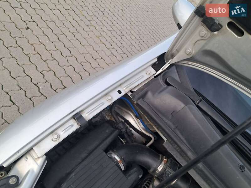 Минивэн Opel Zafira 2001 в Черновцах