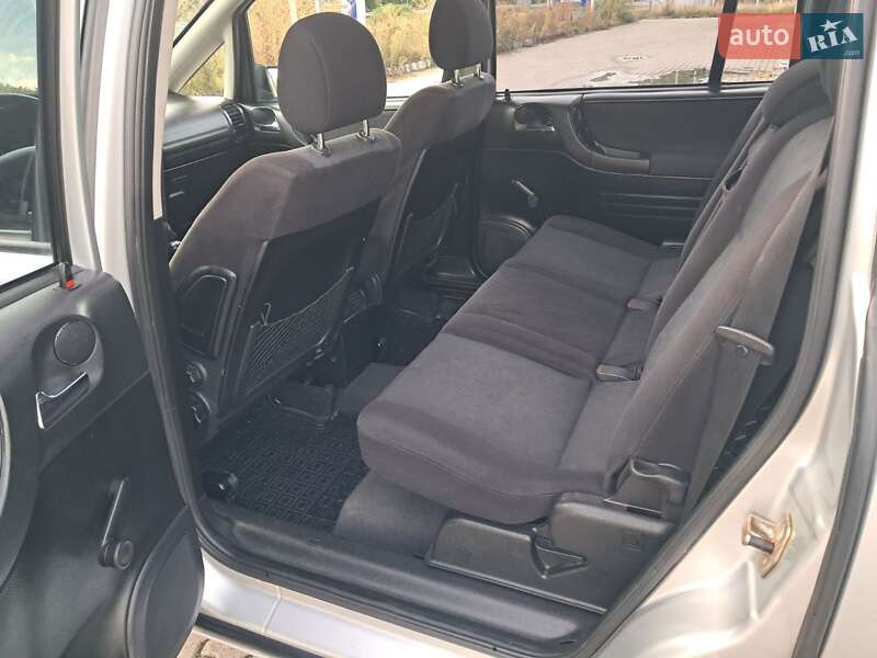 Минивэн Opel Zafira 2001 в Черновцах