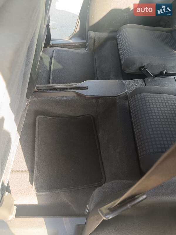 Минивэн Opel Zafira 2003 в Кривом Роге фото 6 Минивэн Opel Zafira 2003 в Кривом Роге