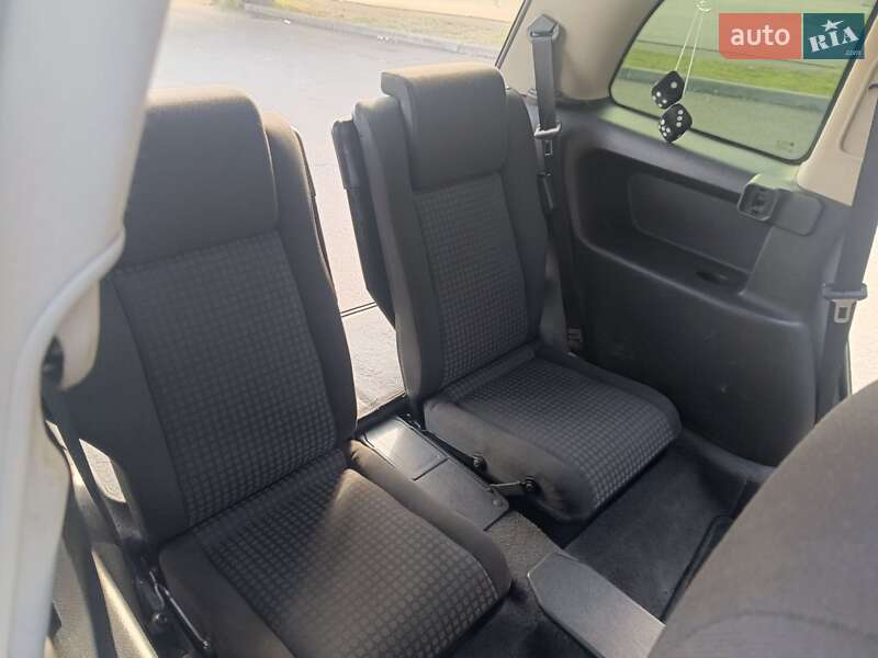 Минивэн Opel Zafira 2003 в Кривом Роге фото 24 Минивэн Opel Zafira 2003 в Кривом Роге