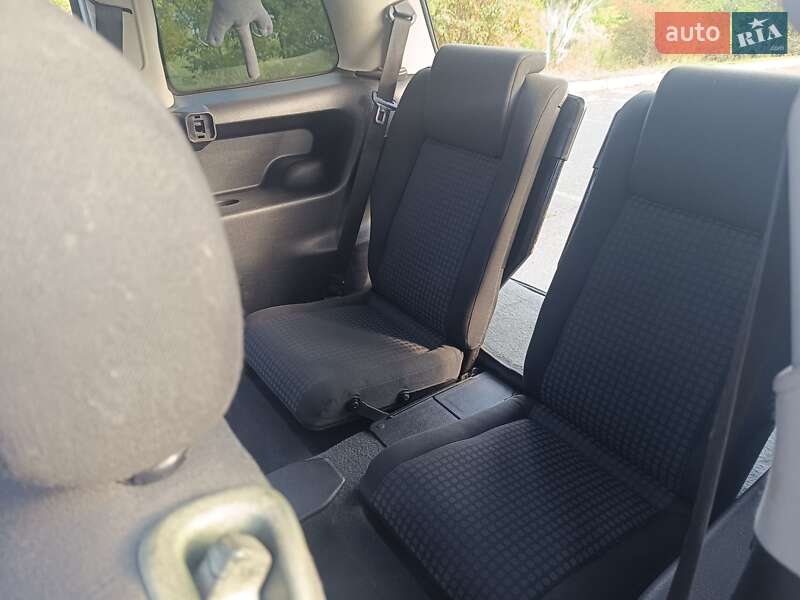 Минивэн Opel Zafira 2003 в Кривом Роге фото 30 Минивэн Opel Zafira 2003 в Кривом Роге