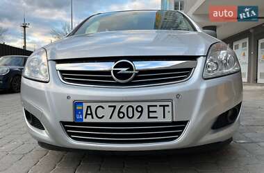 Минивэн Opel Zafira 2012 в 