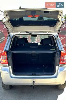 Минивэн Opel Zafira 2012 в 