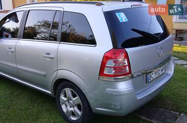 Минивэн Opel Zafira 2011 в 