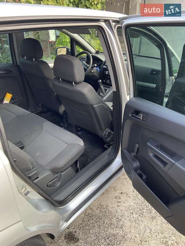 Минивэн Opel Zafira 2010 в 