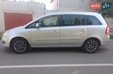 Минивэн Opel Zafira 2011 в 