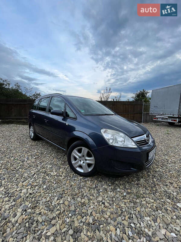 Минивэн Opel Zafira 2009 в 