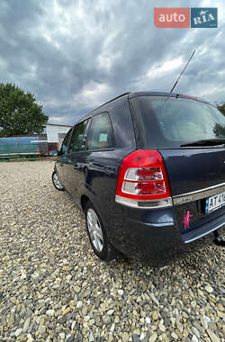 Минивэн Opel Zafira 2009 в 
