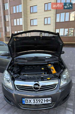 Минивэн Opel Zafira 2009 в 